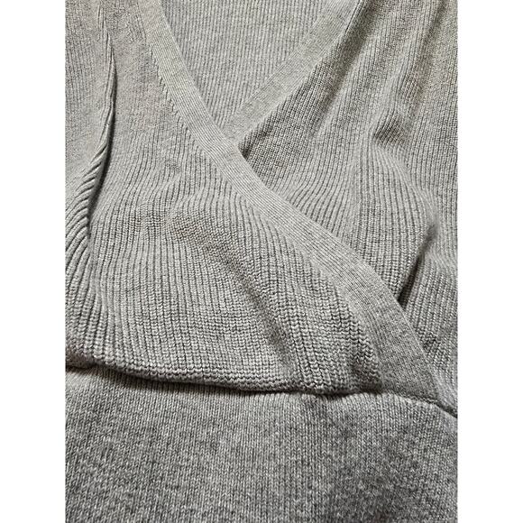 Banana Republic gray ribbed knit faux wrap cropped sweater deep V-neck small - Picture 7 of 10